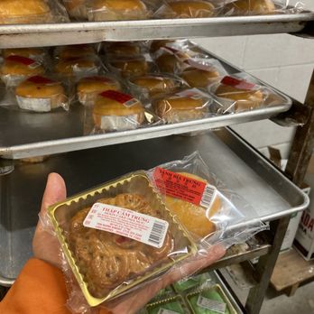 Yen Huong Bakery - Packaged and ready to go to the grocery stores - Bakeries Near Me - Houston, Texas Yen Huong Bakery - Packaged and ready to go to the grocery stores - Bakeries Near Me - Houston, Texas