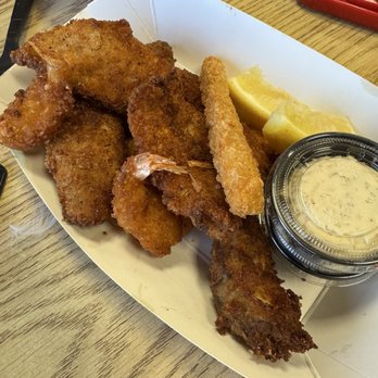 The Fish Peddler - Their sampler. Don't recommend. - Seafood Markets Near Me - Bay City, Oregon