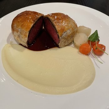 Gordon Ramsay Hell's Kitchen - Beef Wellington - Steakhouses Near Me - Stateline, Nevada Gordon Ramsay Hell's Kitchen - Beef Wellington - Steakhouses Near Me - Stateline, Nevada