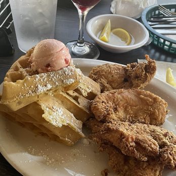Metro Diner - Fried Chicken & Waffle - Diners Near Me - Murfreesboro, Tennessee