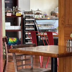 Old Agness Store - Cute and delicious!