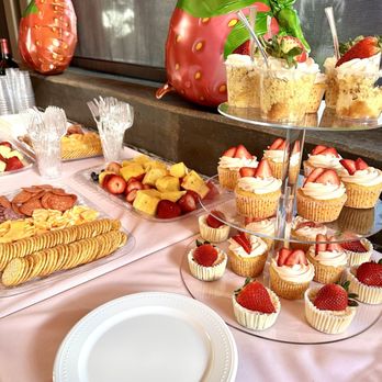 GiGi Photobooth - Photo Booth Rentals Near Me GiGi Photobooth - Photo Booth Rentals Near Me