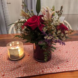 Sun City Florist & Gifts - Floral arrangement
