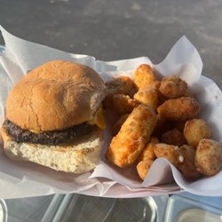 Meat N Treat - Cheese burger and curds