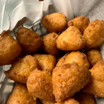 Barret Bar - Fried Mac Bites - Small Mac n cheese bites were nice to share and tasty! Small to keep popping them in but want other dips with them. - Pubs Near Me - Louisville, Kentucky Barret Bar - Fried Mac Bites - Small Mac n cheese bites were nice to share and tasty! Small to keep popping them in but want other dips with them. - Pubs Near Me - Louisville, Kentucky