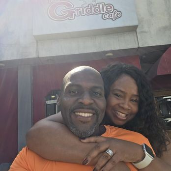 The Griddle Cafe - Can't leave without a selfie of the place... - Breakfast & Brunch Near Me - Los Angeles, California The Griddle Cafe - Can't leave without a selfie of the place... - Breakfast & Brunch Near Me - Los Angeles, California