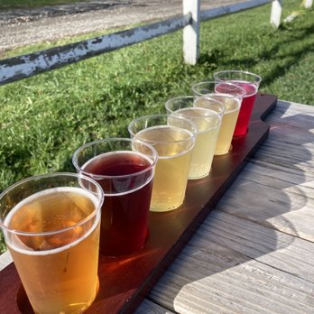 Pennings Farm Cidery - 6 sampler sweet flight - Cideries Near Me - Warwick, New York Pennings Farm Cidery - 6 sampler sweet flight - Cideries Near Me - Warwick, New York