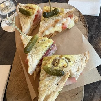 Fiora’s Bottle Shop - Sandwiches - Wine Bars Near Me - Houston, Texas
