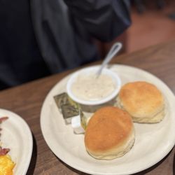 Cindi's NY Deli & Restaurant - Side biscuits