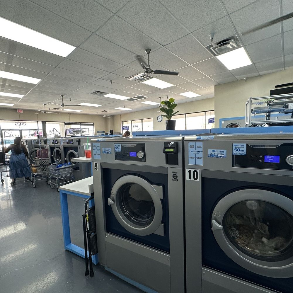 Wavemax Laundry - Busy weekend but good space and not overwhelming. Visited first time while W/D being repaired at home. - Laundromat Near Me - Phoenix, Arizona