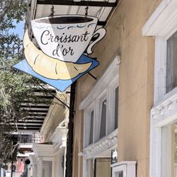Croissant D'Or Patisserie - Sign outside