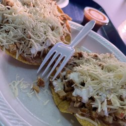 El Tacolote Pollos Asados al Carbon - Chicken tostada