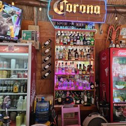 La Playita - Bar area