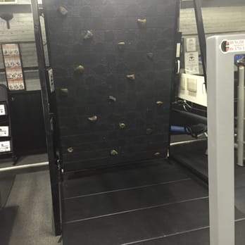 Quads Gym - Gyms Near Me - Chicago, Illinois Quads Gym - Gyms Near Me - Chicago, Illinois