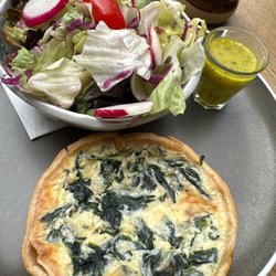 Henrici - Spinach quiche, small salad
