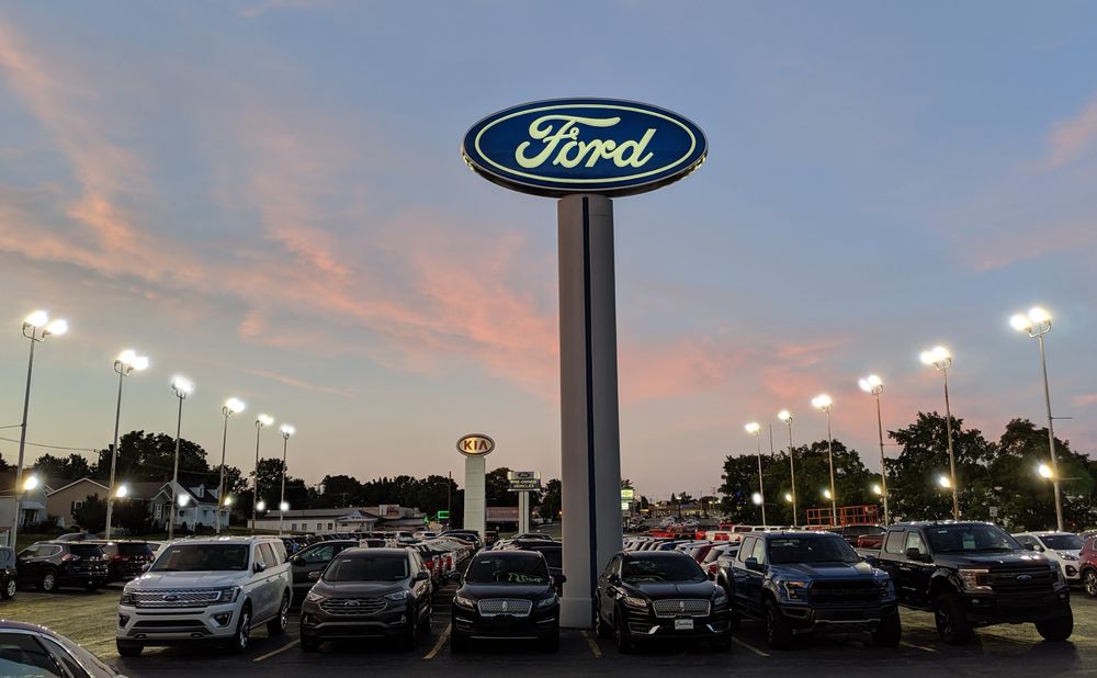 COURTESY FORD 20 Photos & 12 Reviews 401 Pleasant Valley Blvd