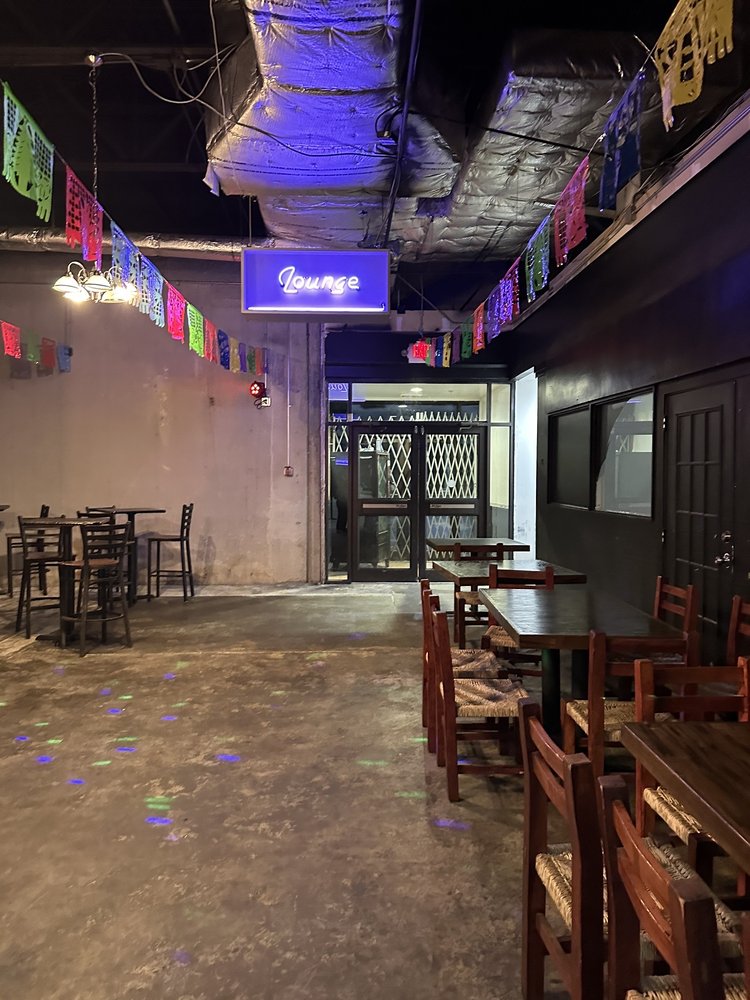 SOUTHSIDE LANES AND LOUNGE Updated September 2024 27 Photos 5100