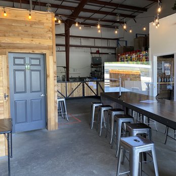 Wolf Brewing Company - Indoor seating - Breweries Near Me - Nanaimo, British Columbia Wolf Brewing Company - Indoor seating - Breweries Near Me - Nanaimo, British Columbia