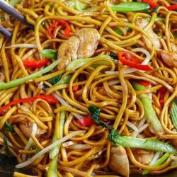 Chicken lo mein