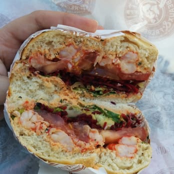 Bagelstein - Le bagel du mois de juillet : philadelphia tomate basilique, betterave, langoustines, tomate, salade - Bagels Near Me - Lyon, 69