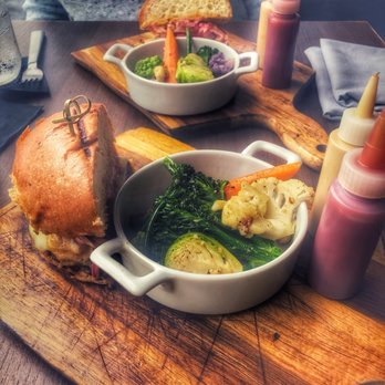 Oak - Wagyu Burger with a side of veggies (split) - New American Near Me - Laguna Beach, California Oak - Wagyu Burger with a side of veggies (split) - New American Near Me - Laguna Beach, California