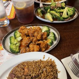 Iced Lemonade 22oz, Roast Pork Fried Rice, Shrimp Fried Rice, Beef with Broccoli & Sesame Chicken Iced Lemonade 22oz, Roast Pork Fried Rice, Shrimp Fried Rice, Beef with Broccoli & Sesame Chicken