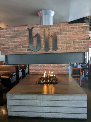Brick House Tavern + Tap by null