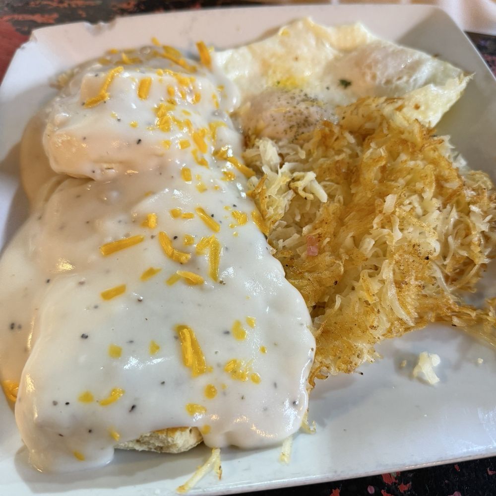 Luxury Diner - Biscuits and gravy - Diners Near Me - Cheyenne, Wyoming Luxury Diner - Biscuits and gravy - Diners Near Me - Cheyenne, Wyoming