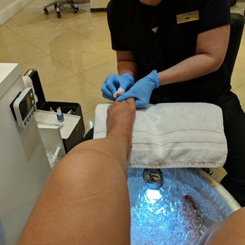 Cosmo Nail Lounge - Nail Salons Near Me - Roseville, California