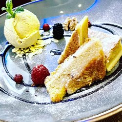 Spö 407 - ***Unsere neuen DESSERT'S*** Spanischer Mandelkuchen an Vanille-Eis 6,90 €