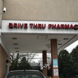 Walgreens - Birds' nests at the pharmacy drive-through