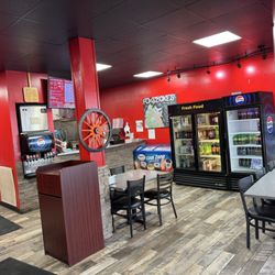Fox's Pizza Den - Inside