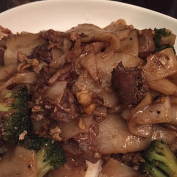 Sakoonthai - Beef pad see ew - Thai Near Me - Clifton, Virginia Sakoonthai - Beef pad see ew - Thai Near Me - Clifton, Virginia