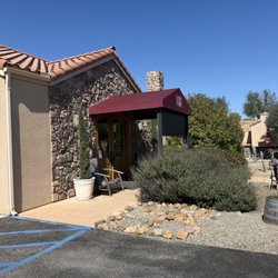 Barr Estate Winery - The tasting room