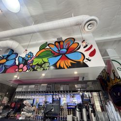 Madres Brunch - Decor and bar