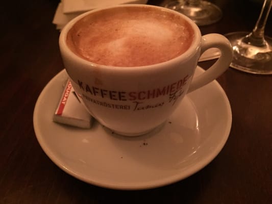 Parlin | Essen und Weinbar by null