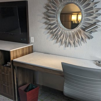 DoubleTree by Hilton Huntington - Work area - Hotels Near Me - Huntington, West Virginia DoubleTree by Hilton Huntington - Work area - Hotels Near Me - Huntington, West Virginia