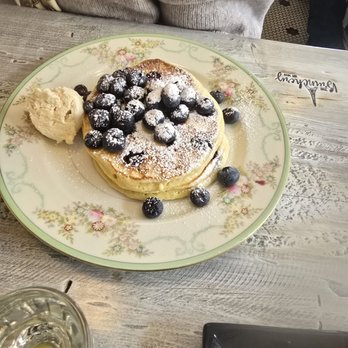 Frances' Deli - Blueberry and lemon pancakes - Delis Near Me - Chicago, Illinois