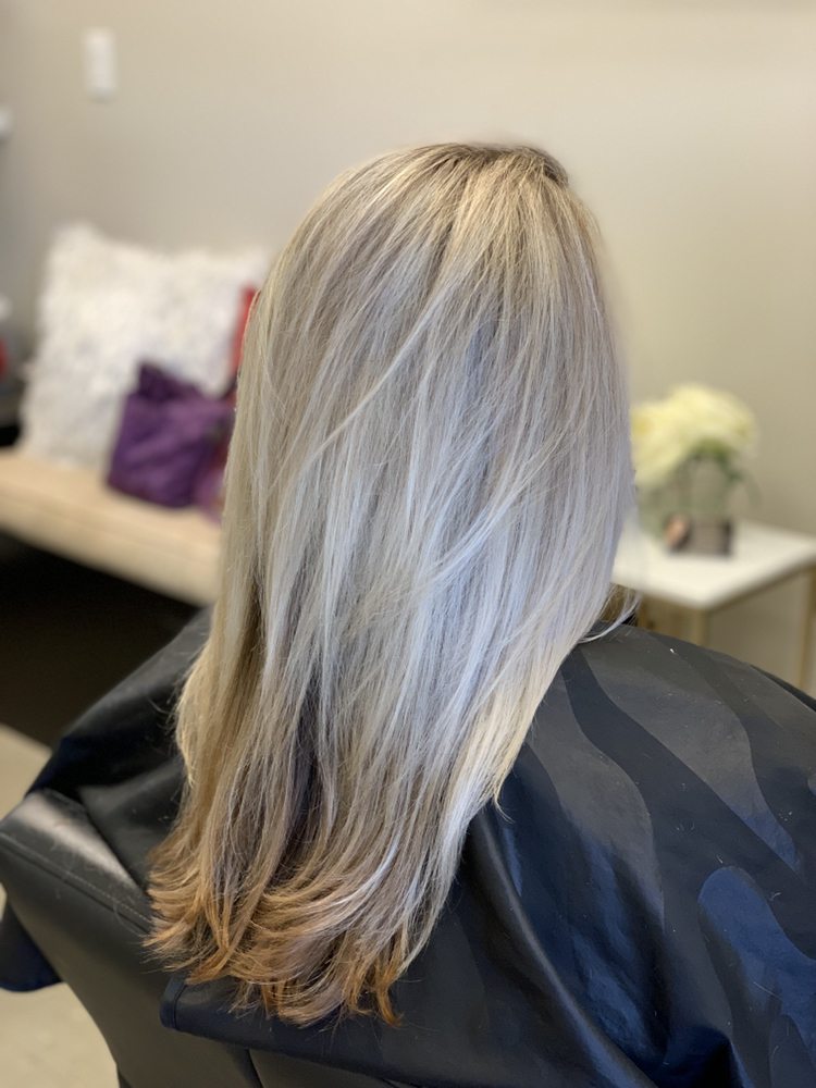Allyson’s Hair Station Logo