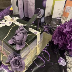 Sugar Shells Custom Cakes and More - Beautiful shoe that looks so real, but is edible.