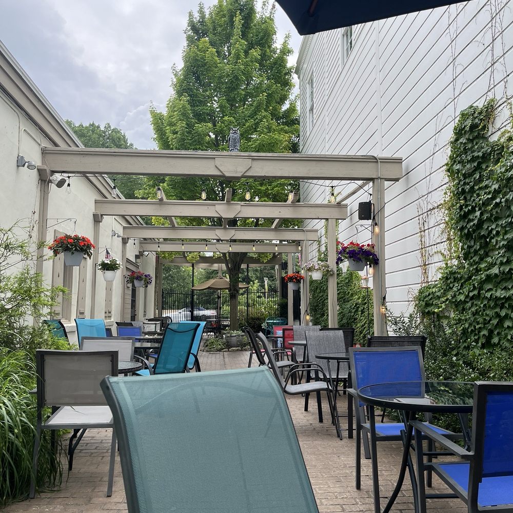 The Bottle Shop - outside area - live music was just starting as we left - Beer, Wine & Spirits Near Me - Lake Geneva, Wisconsin