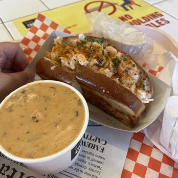 Pike Place Chowder - Captain roll + seafood bisque. So good - Seafood Near Me - Seattle, Washington Pike Place Chowder - Captain roll + seafood bisque. So good - Seafood Near Me - Seattle, Washington