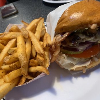 Cool Cat Cafe - Luna Burger and fries - American Near Me - Pismo Beach, California