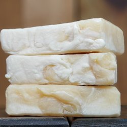 Pip & Lola's Everything Homemade - Desdemona...Peach scented