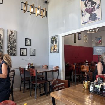 Main Kitchen Cafe - New American Near Me - Granada Hills, California Main Kitchen Cafe - New American Near Me - Granada Hills, California