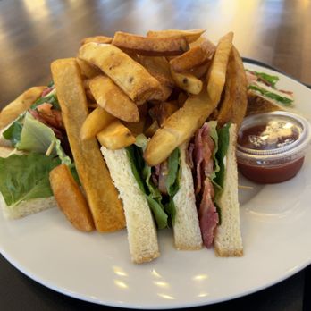 Cafe Hesed - BLT - Cafes Near Me - Little Ferry, New Jersey