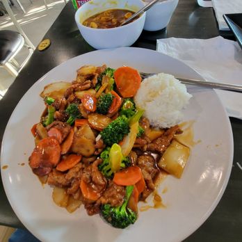 Kino Kitchen - This was a family size portion of broccoli beef. MARIAH said it is a favorite. I have enough for lunch tomorrow. - Bubble Tea Near Me - Kingman, Arizona