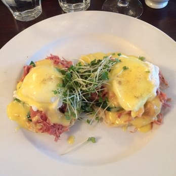 Bijou - Eggs benedict - Bistros Near Me - Dublin, D