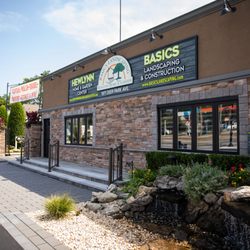 Hewlynn Home & Garden Center