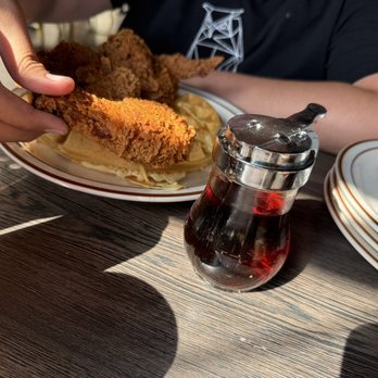 Mirchi Cafe and Masala Pizza, Halal American & Desi Restaurant - Chicken and waffles - Halal Near Me - Dublin, California